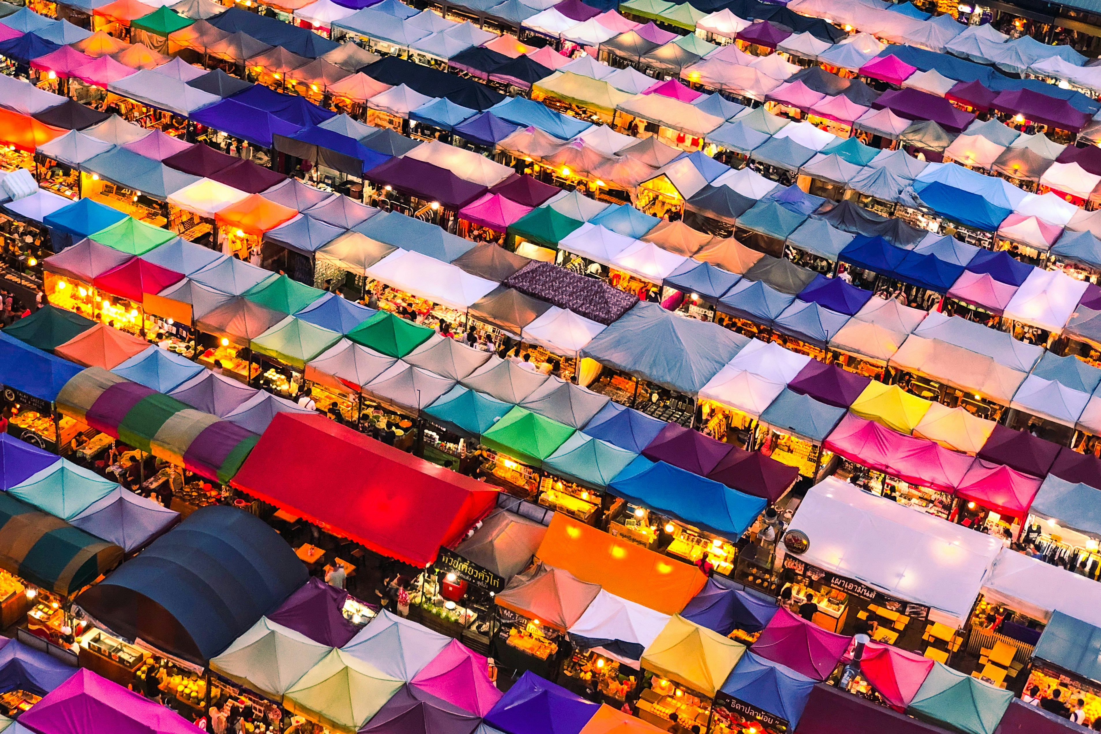 The ultimate guide to creating a successful online marketplace in 2025
